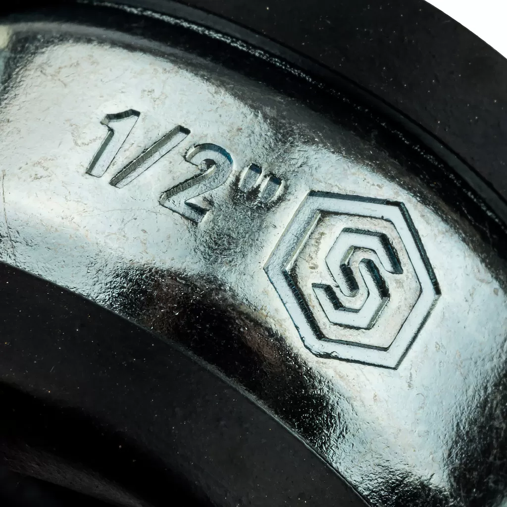 Хомут сантехнический со шпилькой и дюбелем 1/2" (20-24мм)