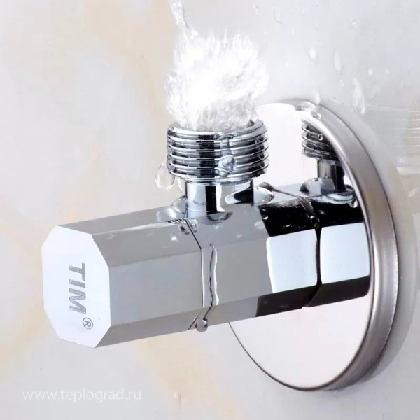 Кран шаровой угловой TIM BL5822 для бытовой техники 1/2x1/2