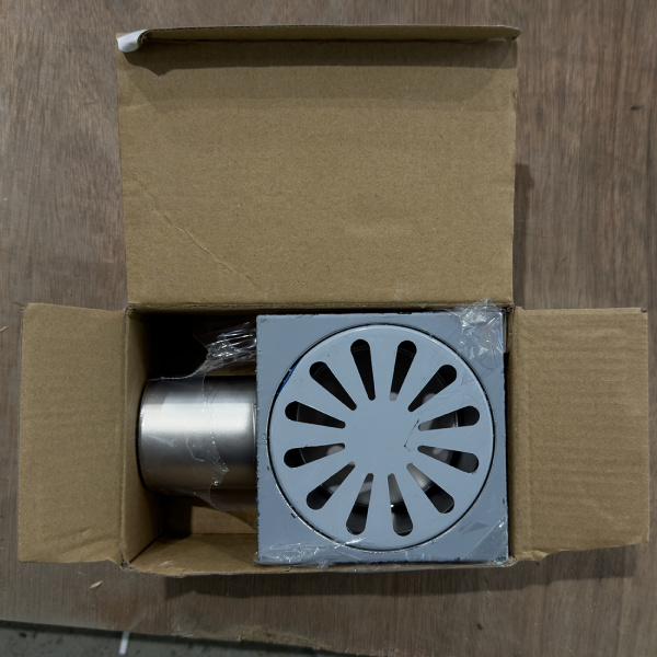 Трап горизонтальный TIM 100x100 из нержавеющей стали Уценка